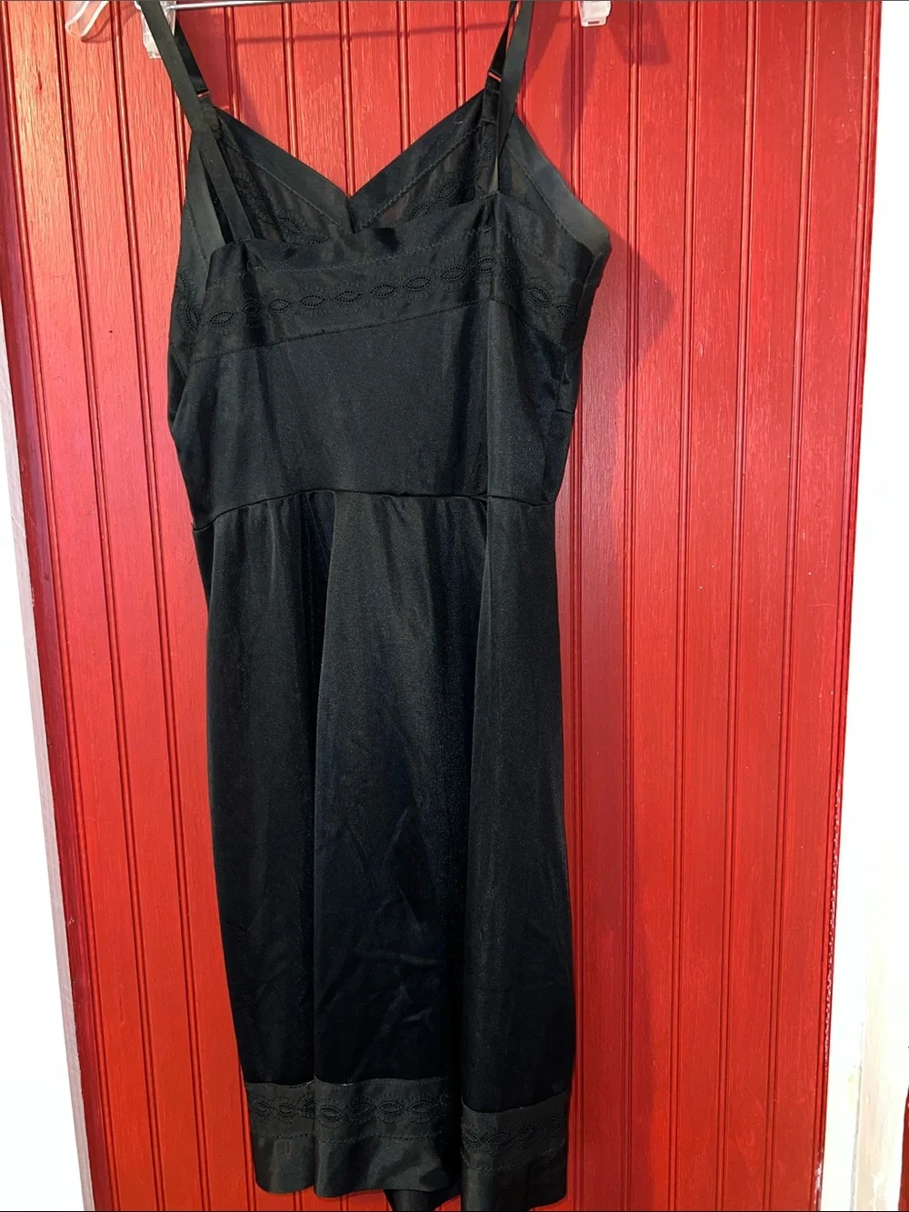 Vintage Vardon Black Slip 60/70’s 34
